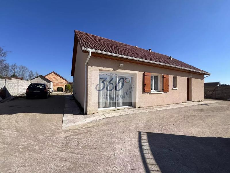 Maison - 96 m² - 5 pièces