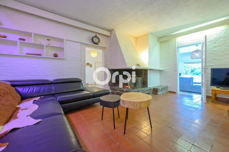 Maison - 250 m² - 6 pièces