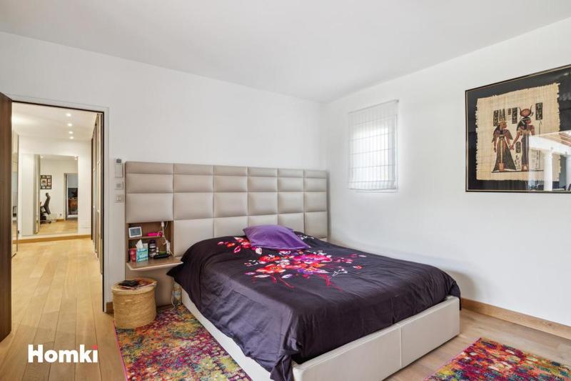 Maison - 210 m² - 5 pièces