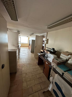 Local commercial - 240 m²