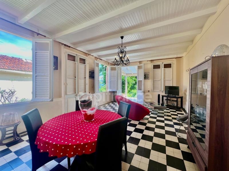 Propriété - 158 m² - 4 pièces