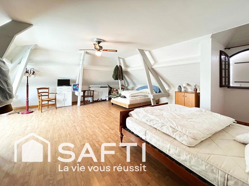 Maison - 235 m² - 6 pièces