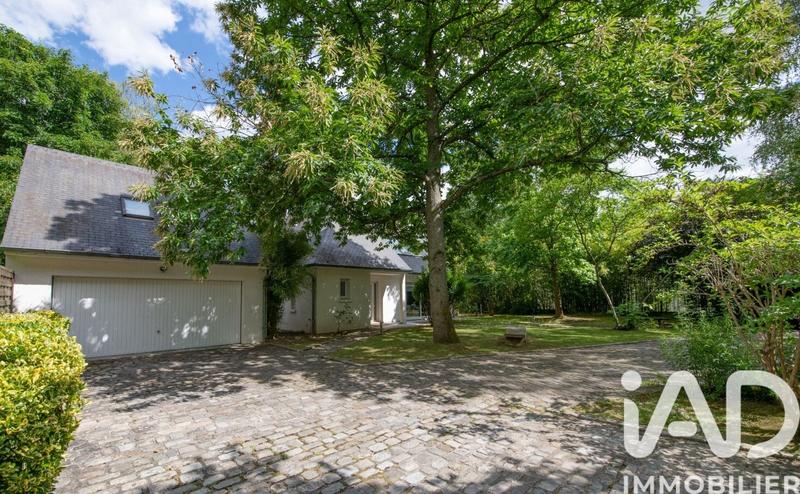 Maison - 245 m² - 9 pièces