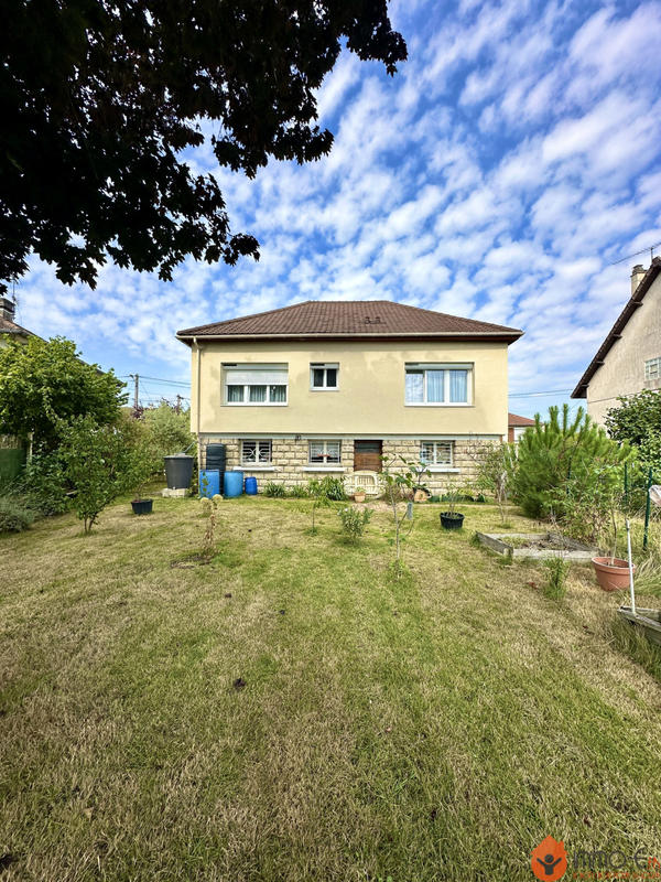 Maison - 96 m² - 5 pièces