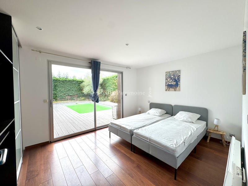 Maison - 250 m² - 7 pièces