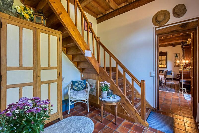 Maison - 250 m² - 10 pièces