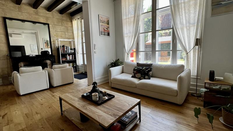 Maison - 300 m² - 8 pièces