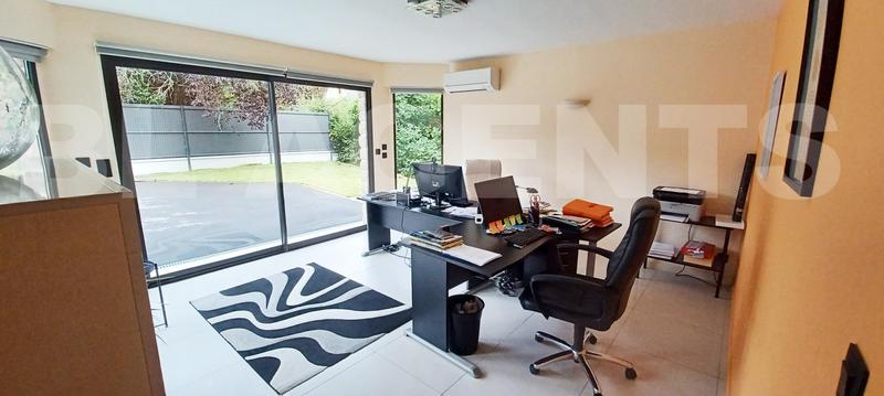 Demeure - 250 m² - 9 pièces