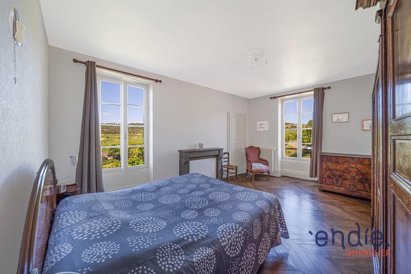 Maison - 163 m² - 6 pièces