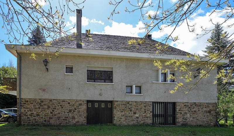 Maison - 335 m² - 11 pièces