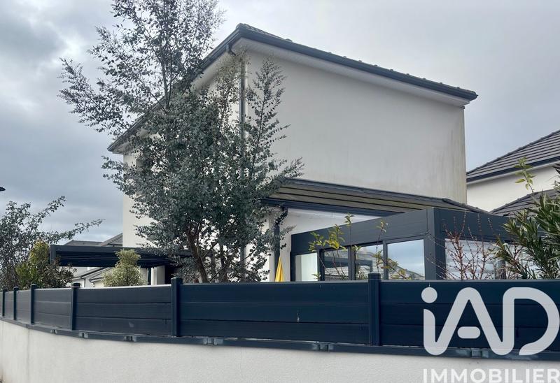 Maison - 101 m² - 5 pièces