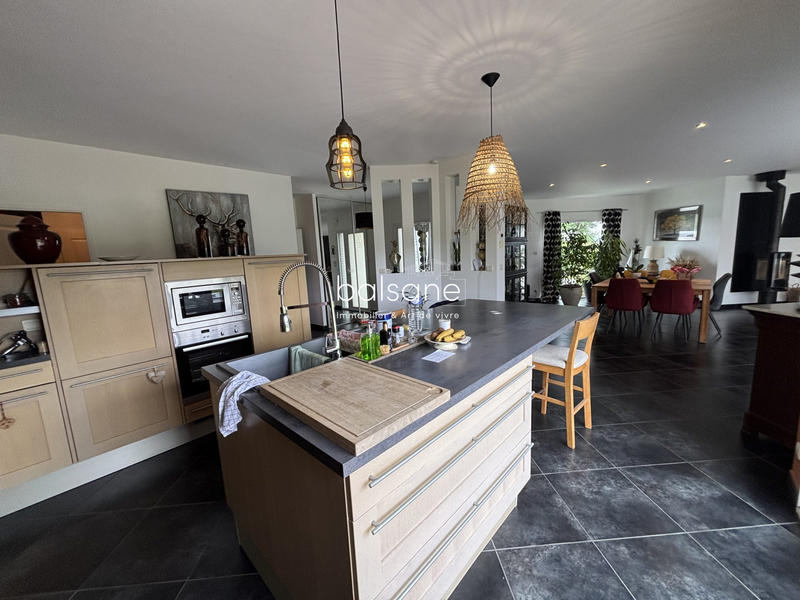 Maison - 190 m² - 6 pièces