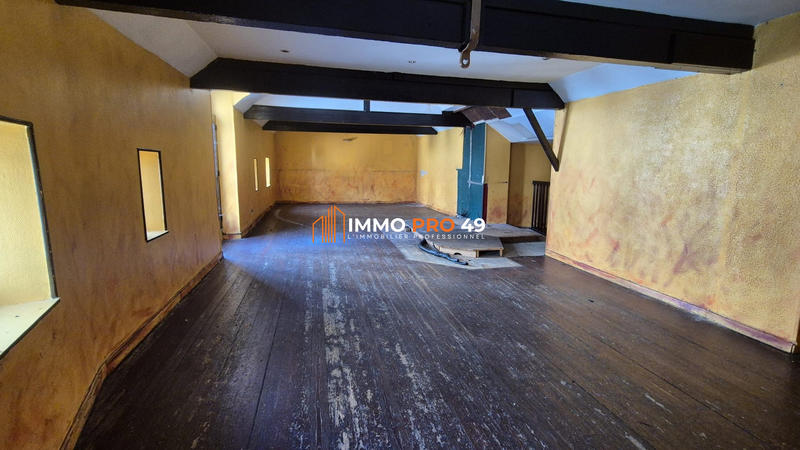 Local commercial - 200 m² - 5 pièces