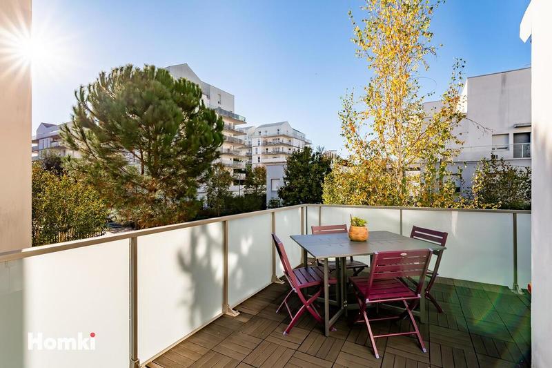Appartement - 98 m² - 5 pièces