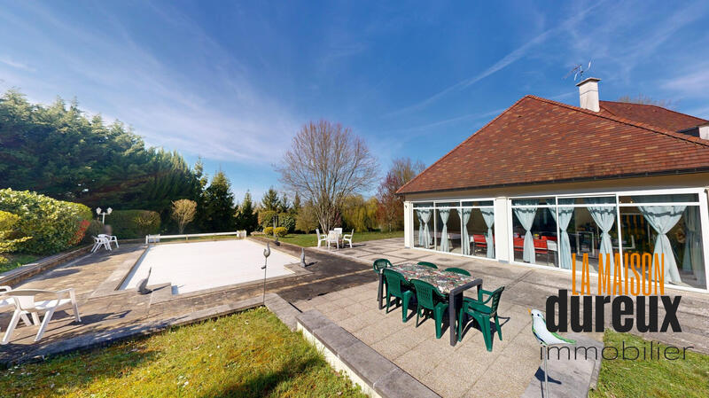 Villa - 339 m² - 7 pièces