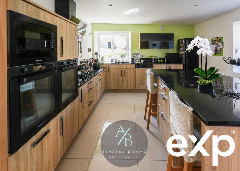 Maison - 240 m² - 7 pièces