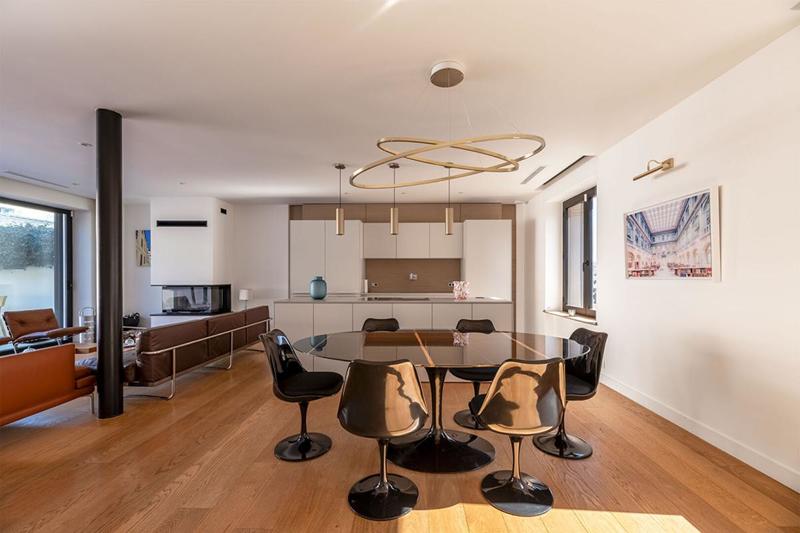 Maison - 230 m² - 7 pièces