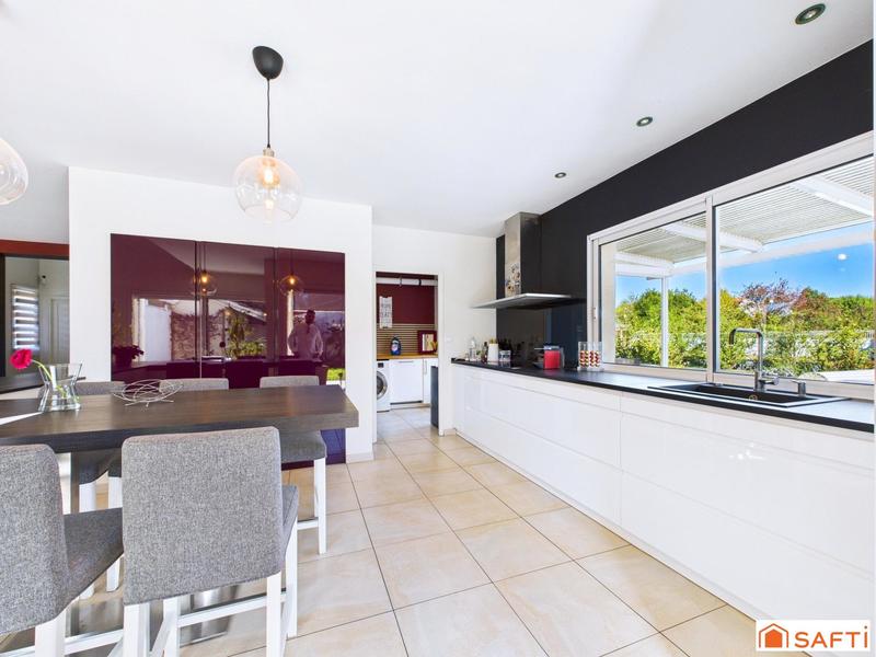 Maison - 170 m² - 5 pièces