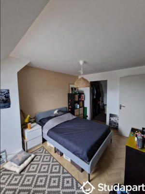 Chambre - 11 m² - 1 pièce