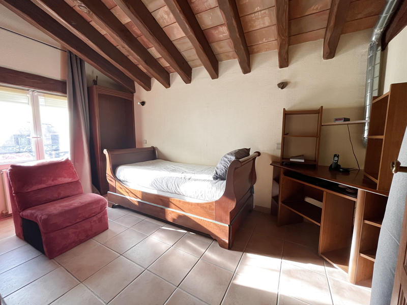 Maison - 233 m² - 11 pièces