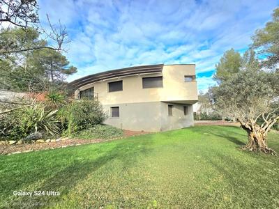 Villa - 394 m² - 11 pièces