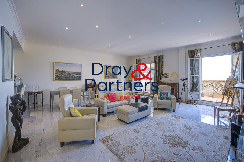 Appartement - 102 m² - 2 pièces