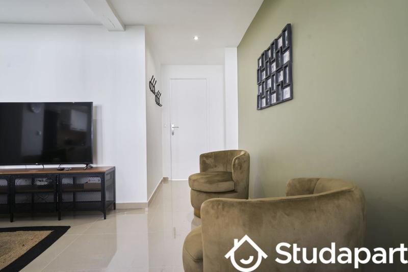 Chambre - 9 m² - 1 pièce