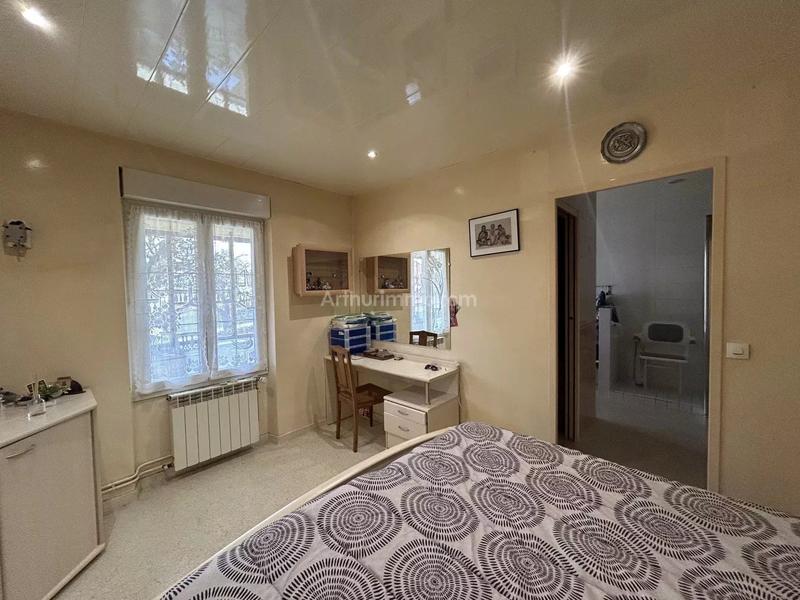 Maison - 234 m² - 9 pièces