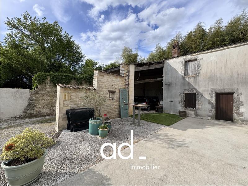 Maison - 260 m² - 9 pièces