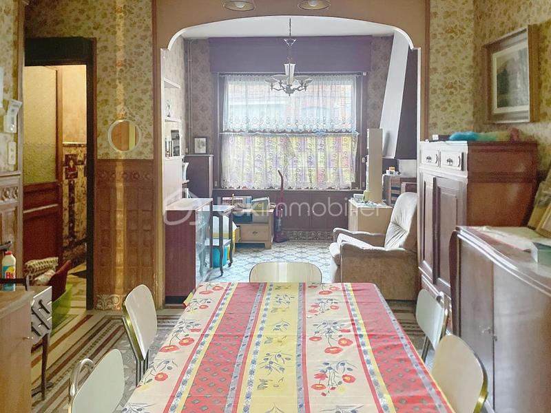 Maison - 90 m² - 5 pièces