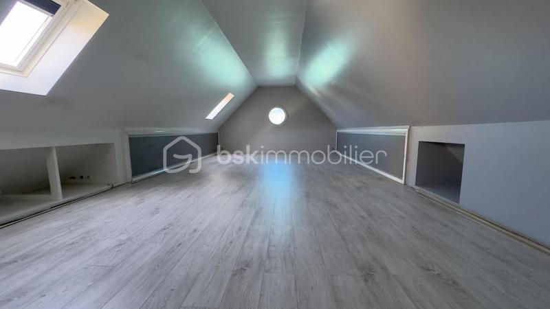 Maison - 230 m² - 8 pièces