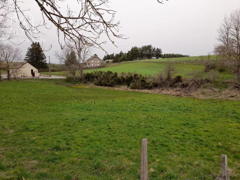 Terrain constructible - 1 720 m²