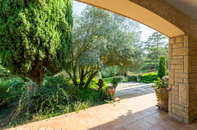 Propriété - 282 m² - 11 pièces