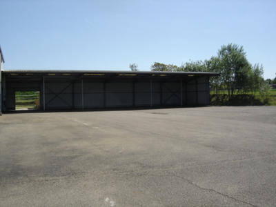 Local artisanal - 930 m² - 2 pièces