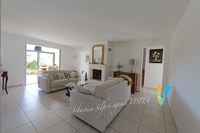 Maison - 195 m² - 9 pièces