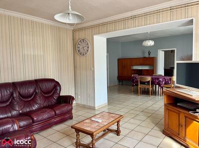 Maison - 180 m² - 8 pièces