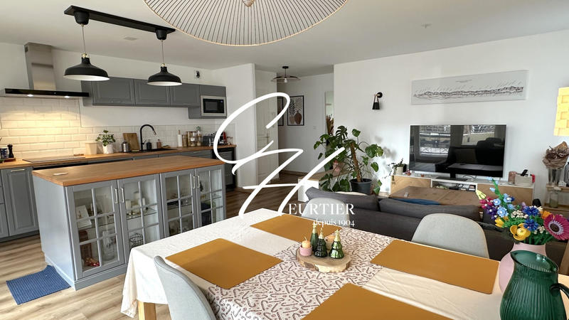 Appartement - 79 m² - 4 pièces