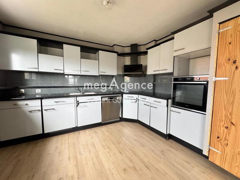 Maison - 137 m² - 6 pièces