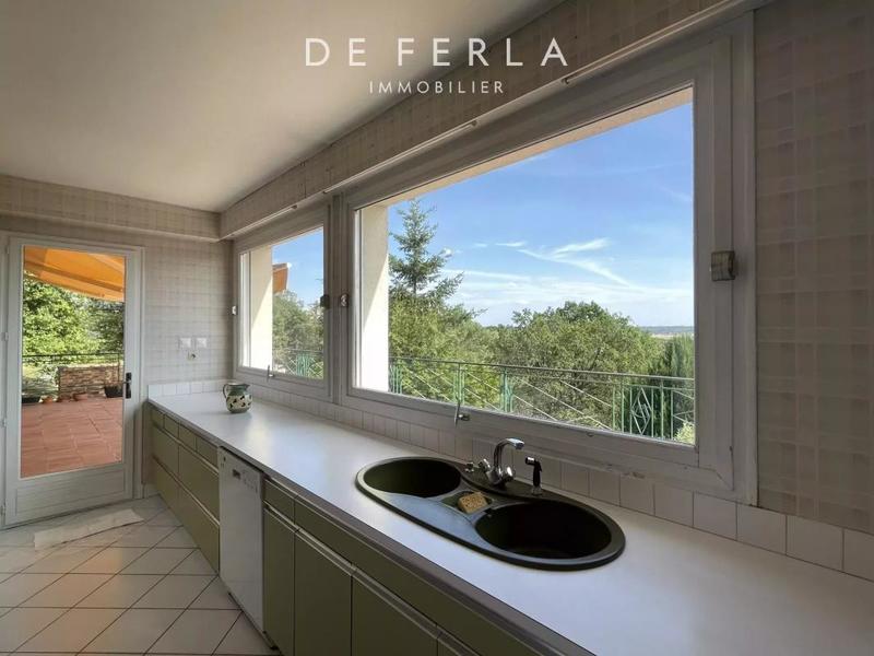 Maison - 306 m² - 6 pièces