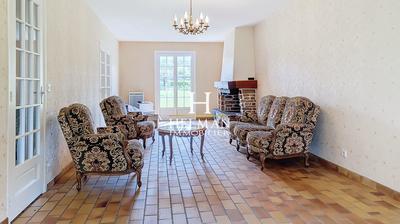 Maison - 170 m² - 9 pièces