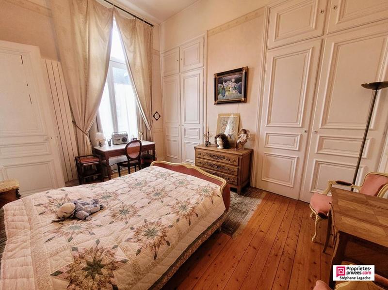 Demeure - 360 m² - 12 pièces