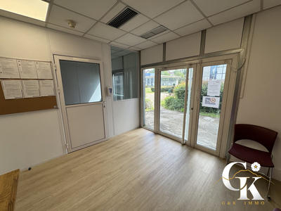 Bureau - 749 m²