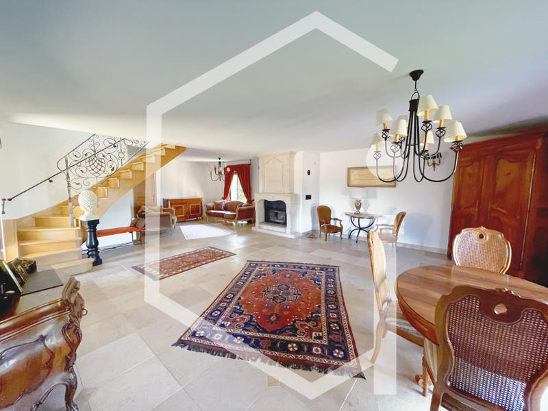 Propriété - 124 m² - 4 pièces