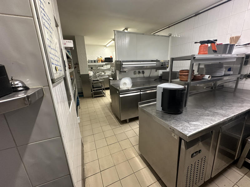 Fonds de commerce - Magasins - 200 m²