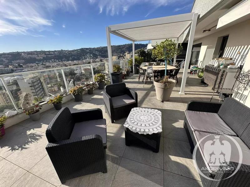 Appartement - 108 m² - 4 pièces