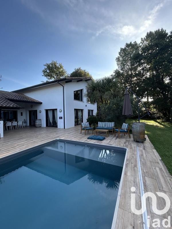 Maison - 197 m² - 8 pièces