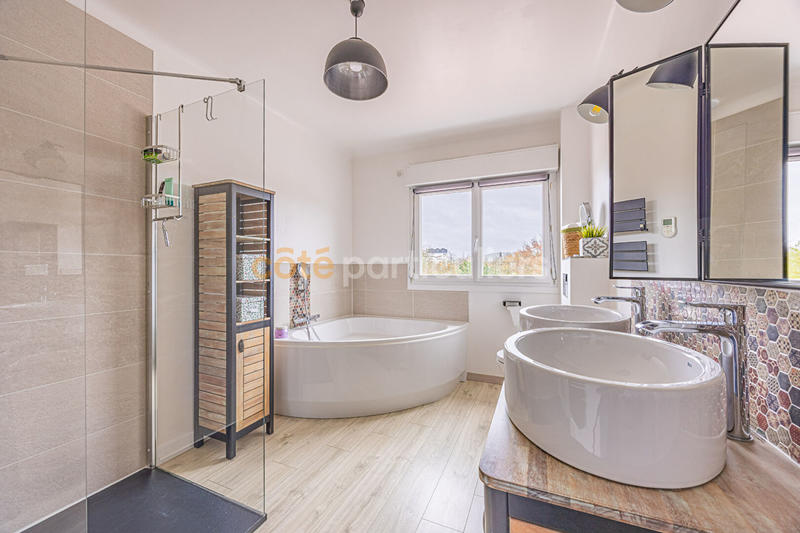 Maison - 138 m² - 6 pièces