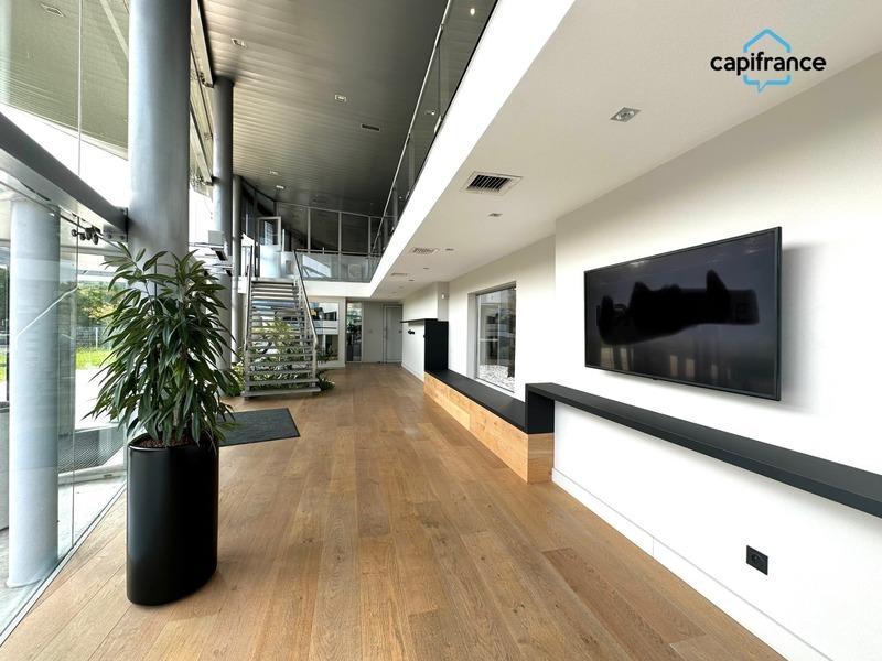 Bureau - 332 m² - 20 pièces