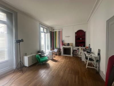 Appartement ancien - 95 m² - 5 pièces