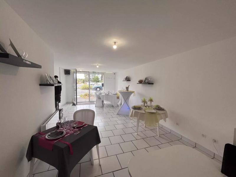 Immeuble - 137 m² - 9 pièces